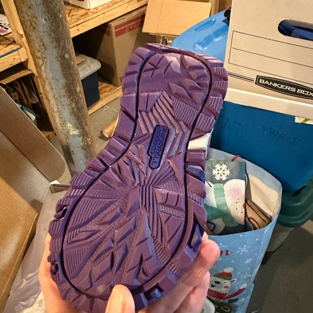Kids Merrell Trail Quest Jr rugged sneaker brand new in box